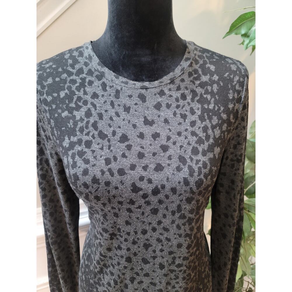 Vince. Top Womens Small Gray Black Leopard Crew Neck Long Sleeve Casual Pullover - Picture 3 of 10